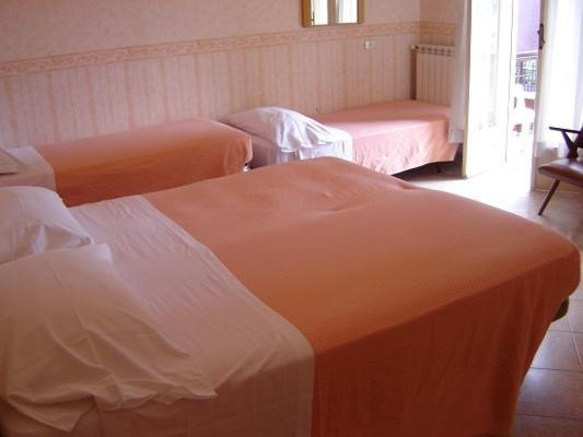 Hotel Sud America Fiuggi Phòng bức ảnh